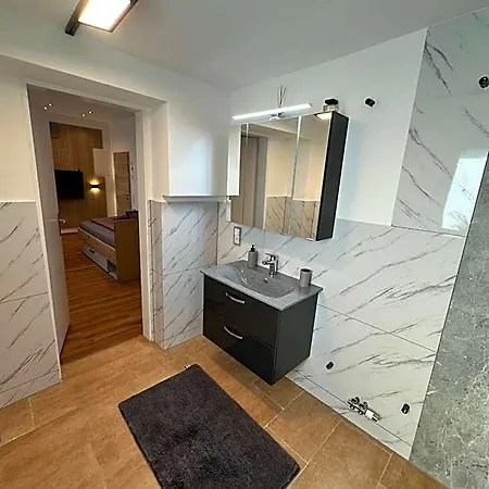 Хостел Artemis Zimmervermietung 5 Ein Bettzimmer Зундерн
